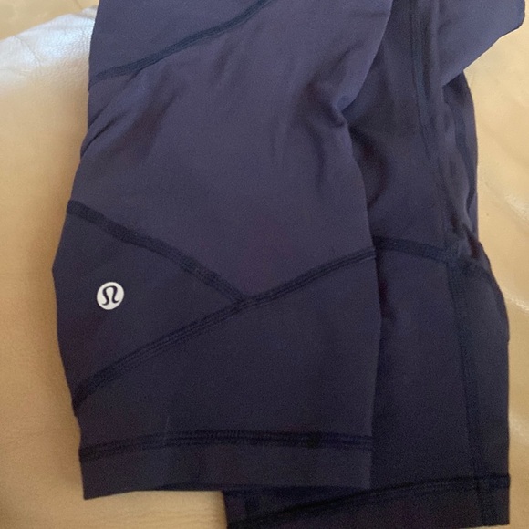 Lululemon 🍋 Pace Rival Crop 22 Navy blue leggings size 10 - Picture 2 of 5